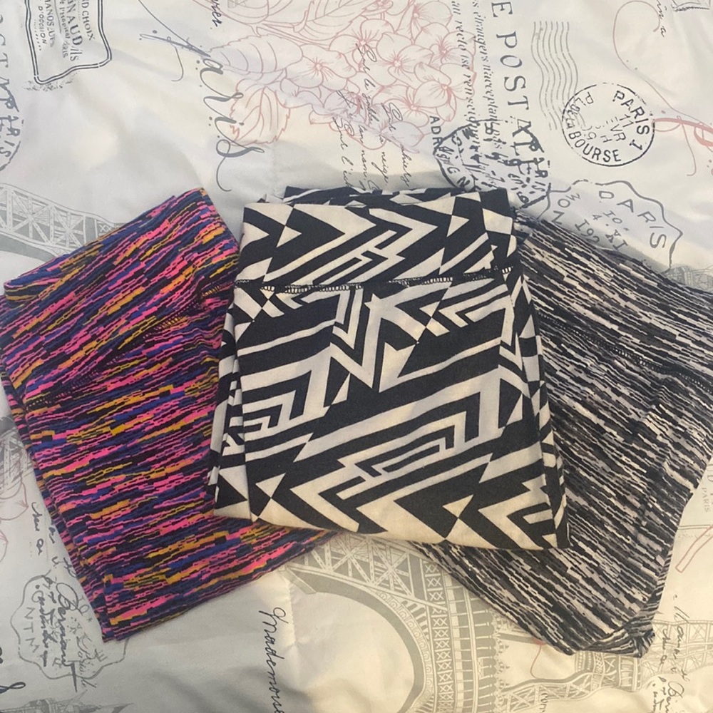 3 pair of leggings with fun and vibrant designs! So comfy and cozy !